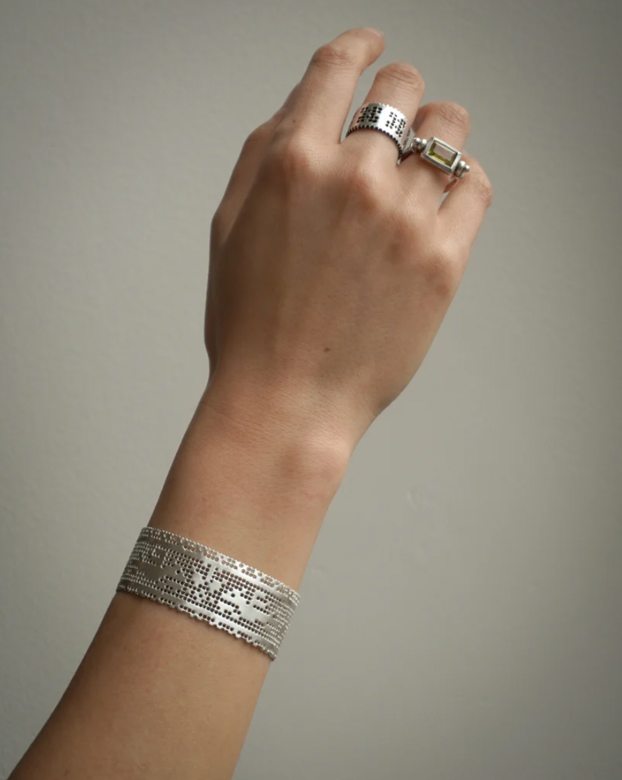 media.preview_image.alt