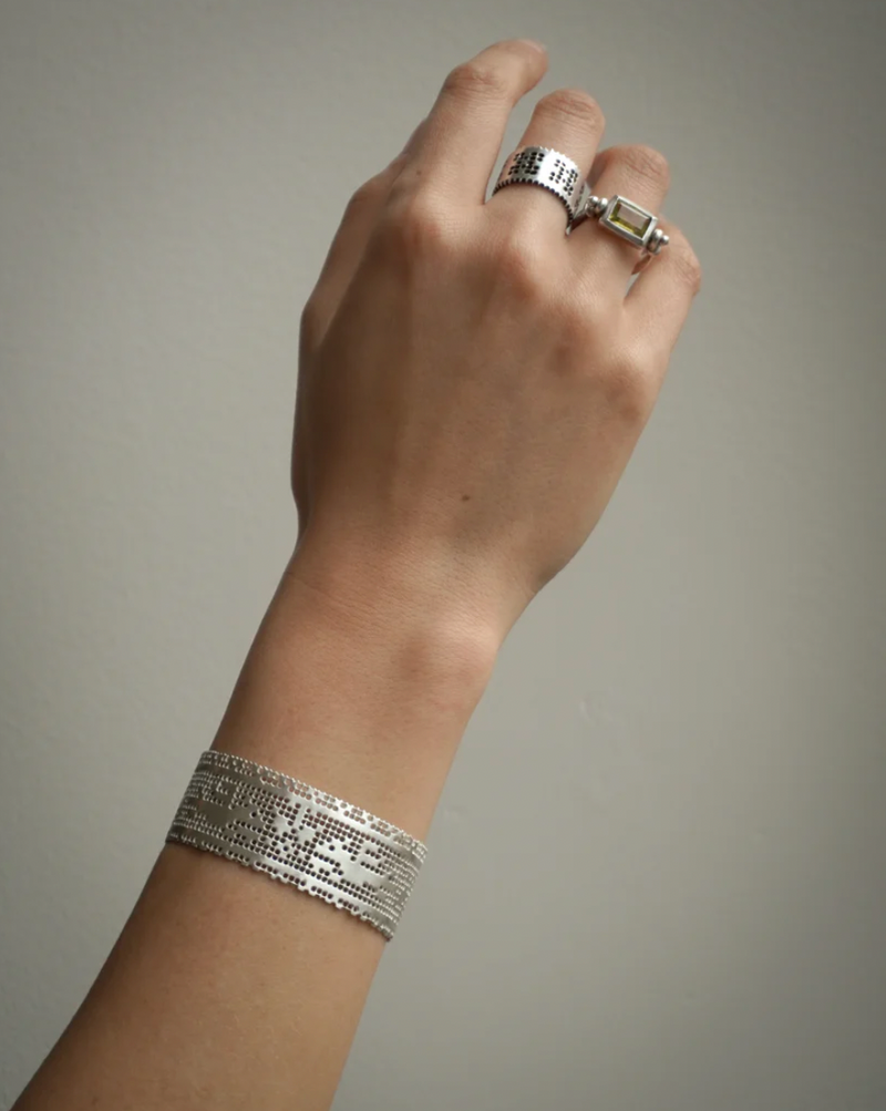 media.preview_image.alt