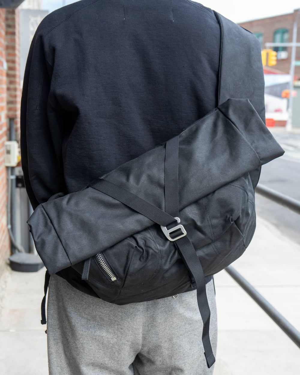 Bubble Roll Up Bag - Black