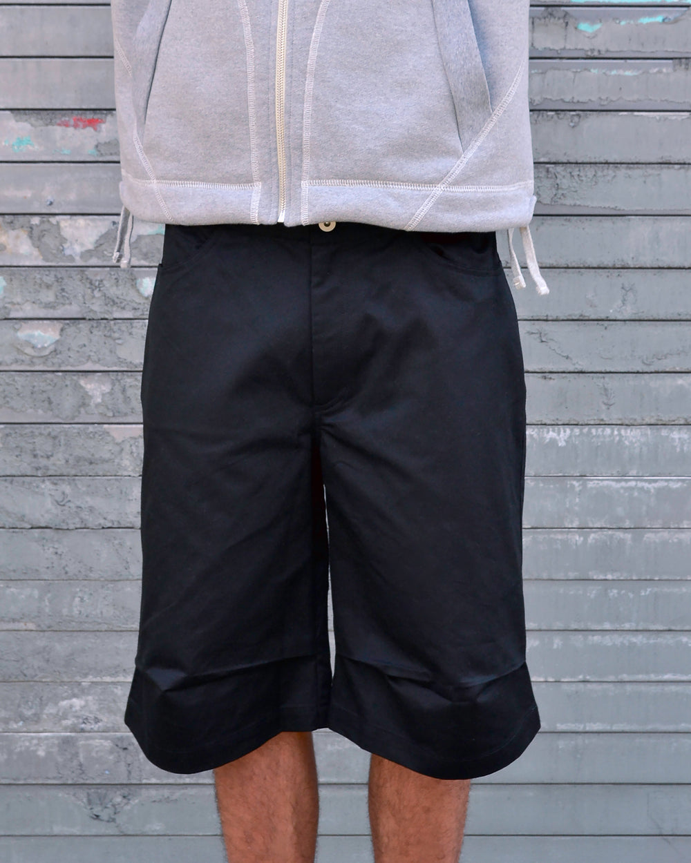 Loop Claw Short - Black Colin Meredith