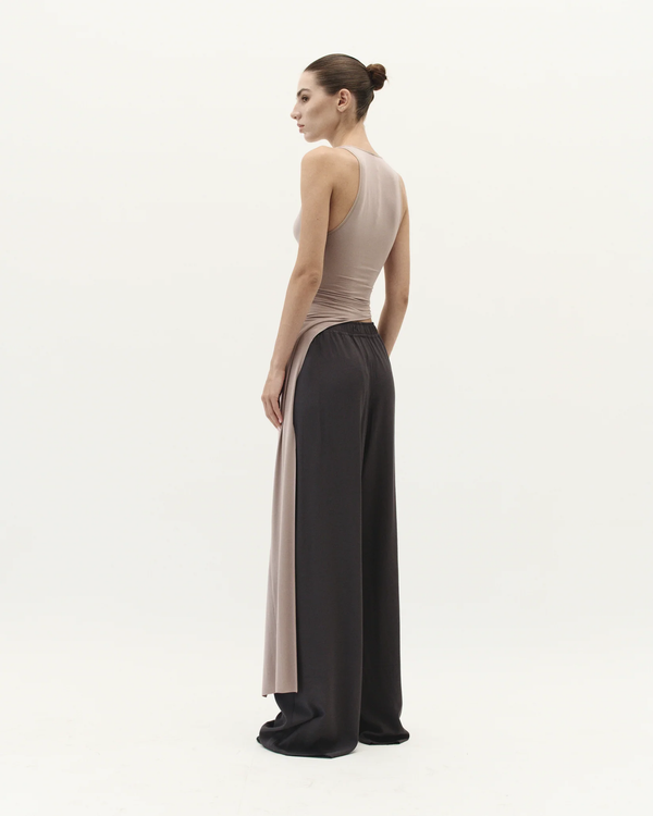 Elongated Detail Tank - Beige Unmere