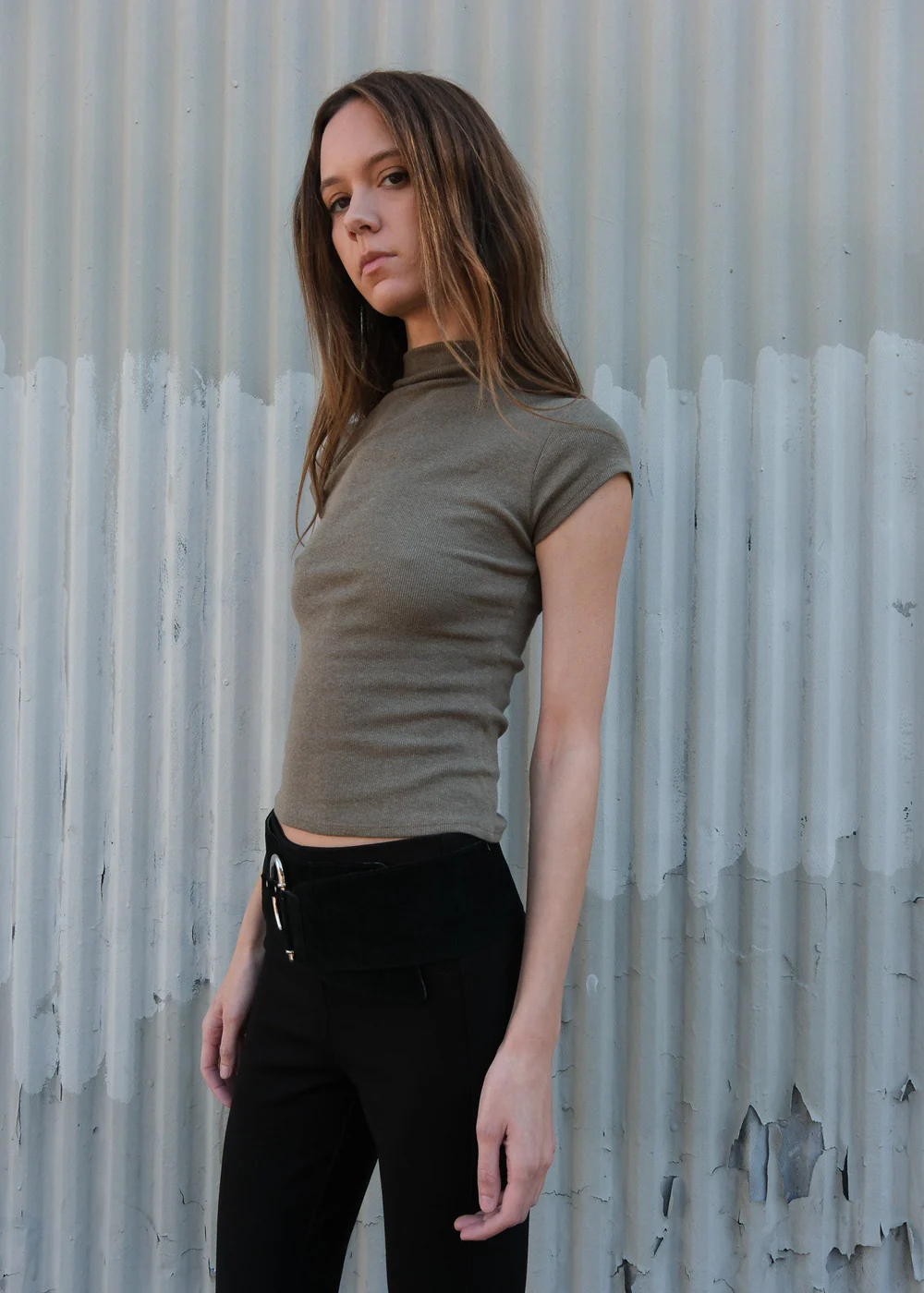 Gem Tee - Olive Geel