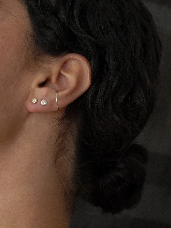 Bud Stud - Yellow Gold / Sapphire Lizzie Ames