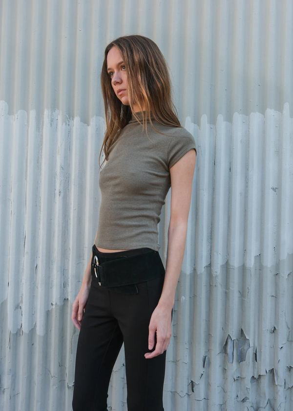 Gem Tee - Olive Geel
