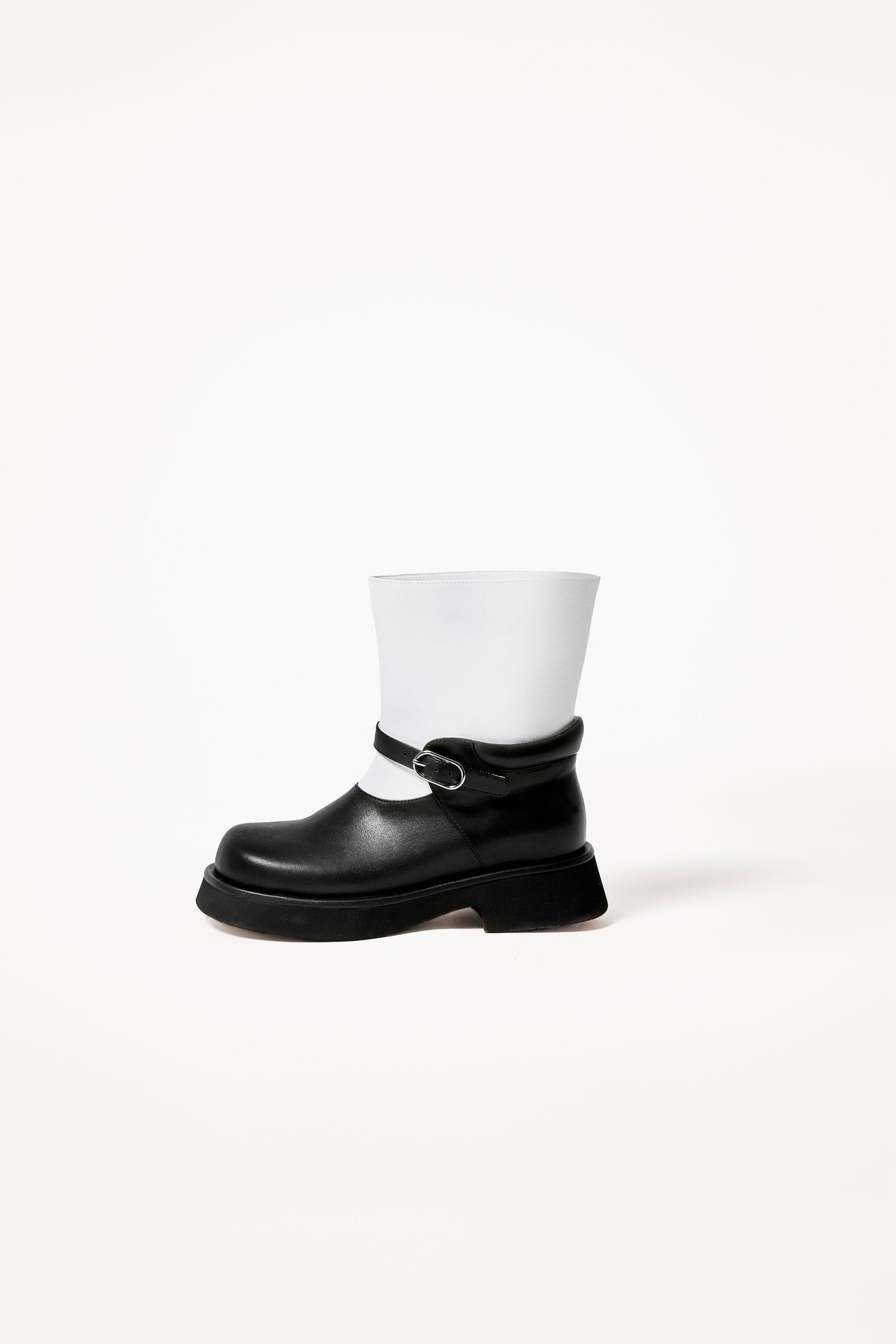 media.preview_image.alt