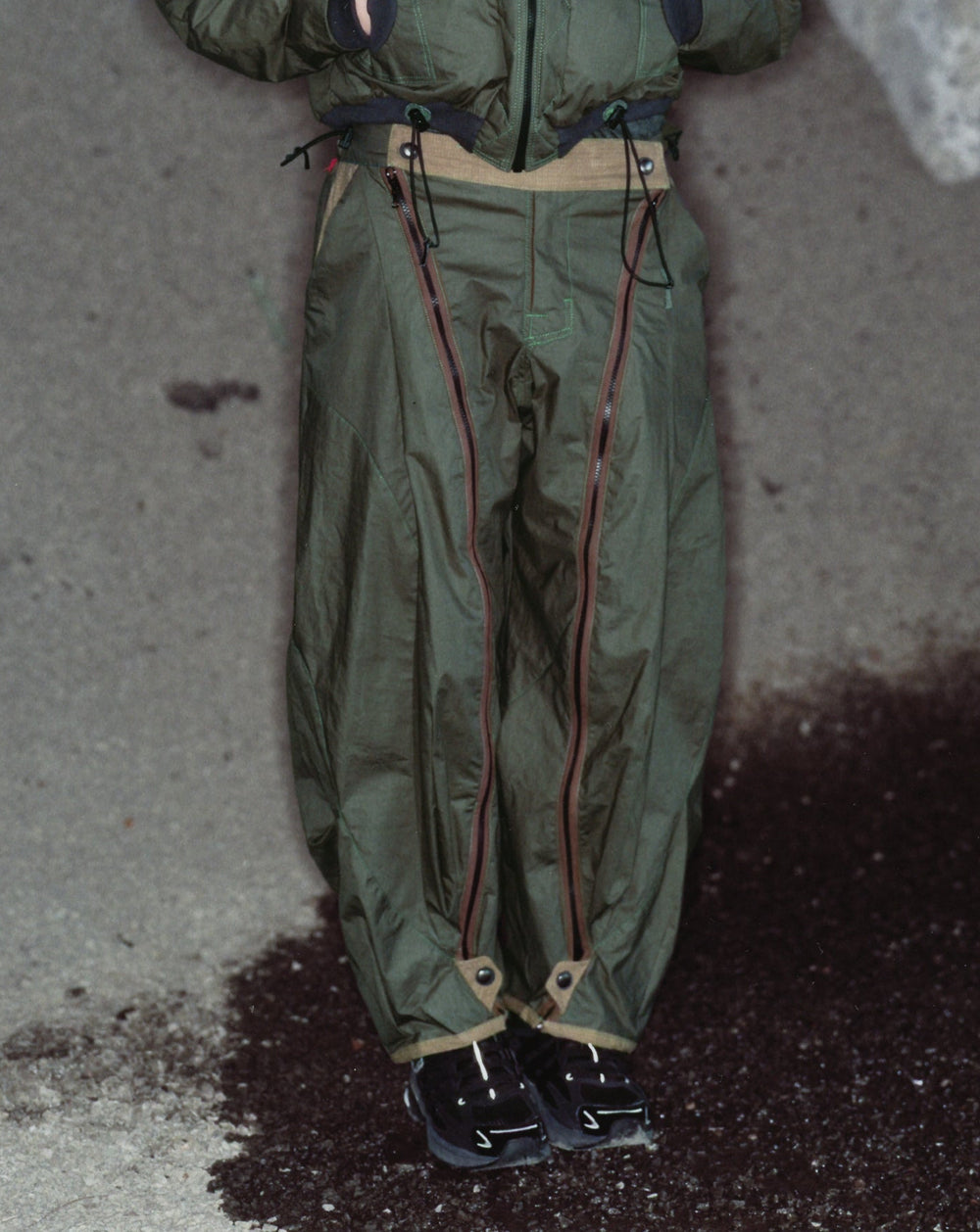 Barter Woven Pants - Olive Seeing Red